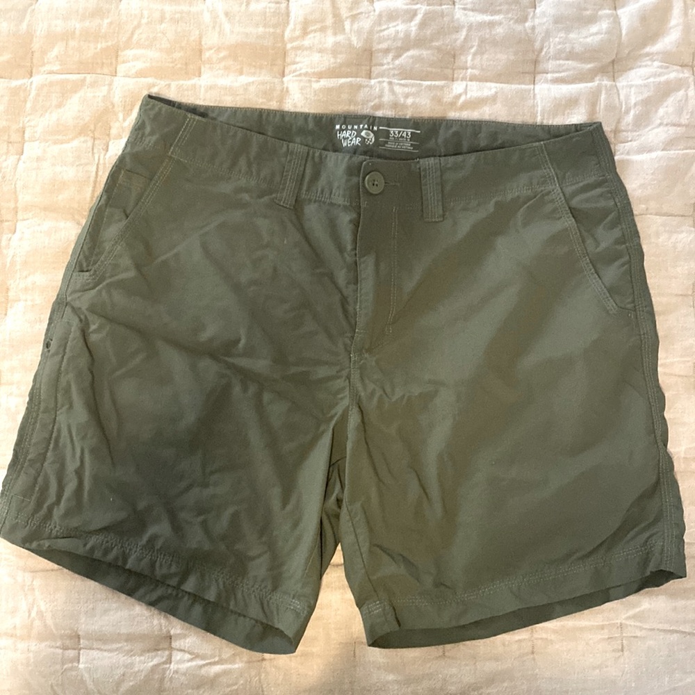 Mountain Hardwear Men’s Castil 7” Inseam Shorts